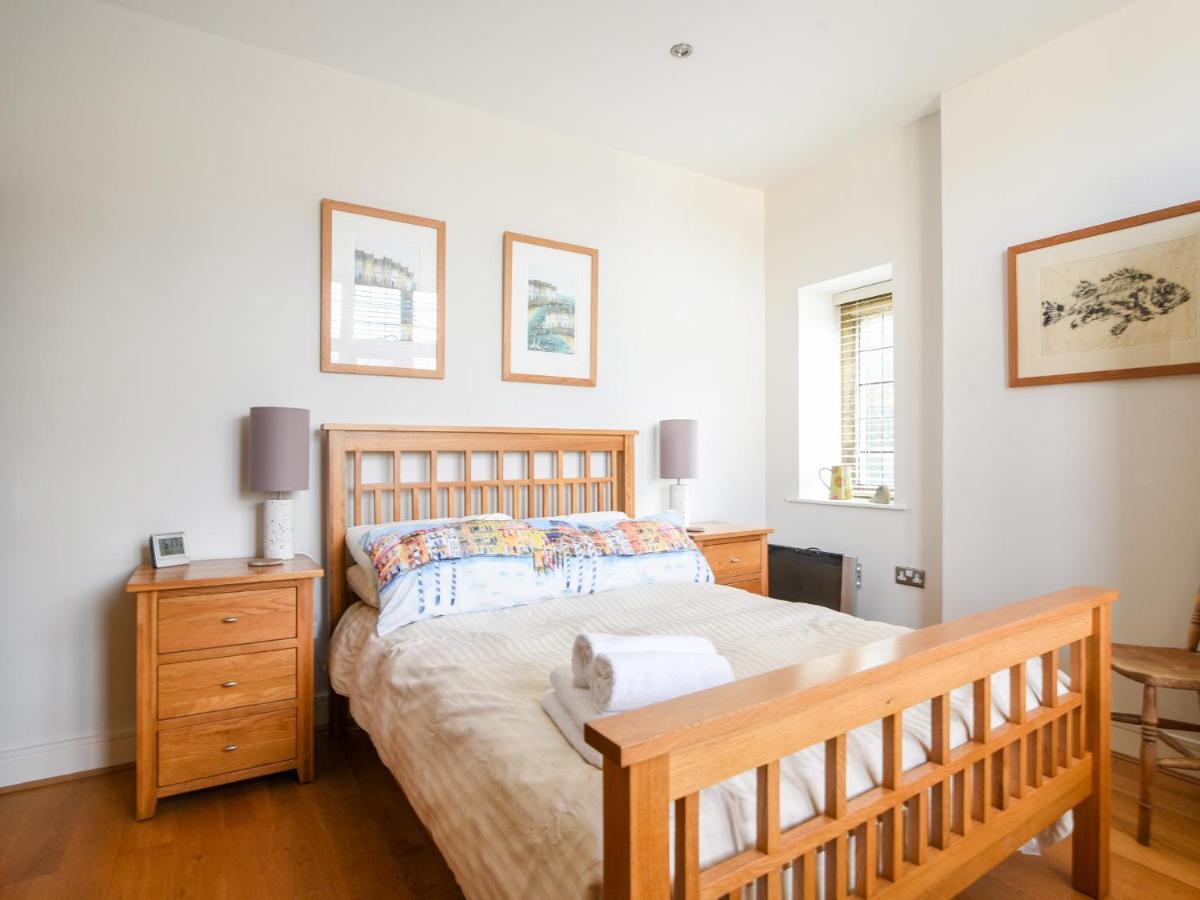 3 Coram Tower Apartment Lyme Regis Bagian luar foto