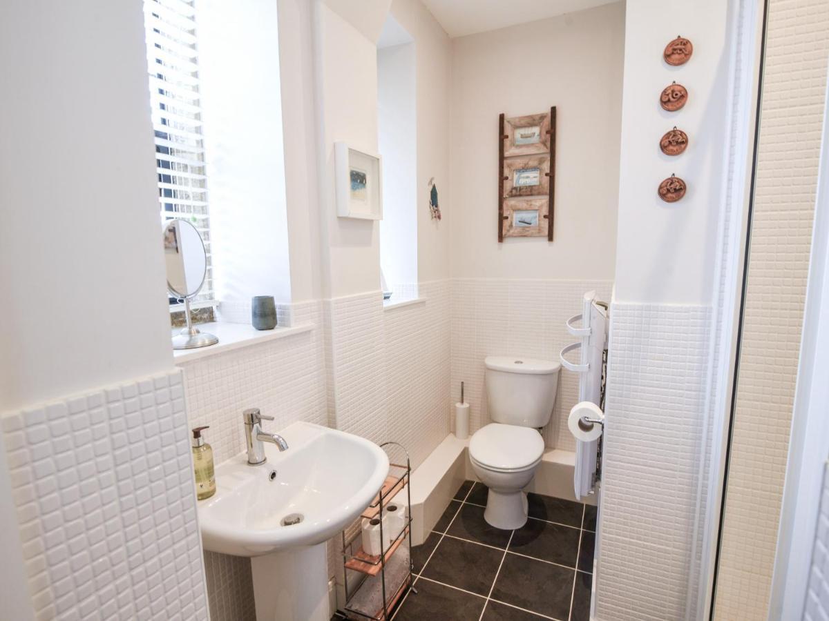 3 Coram Tower Apartment Lyme Regis Bagian luar foto